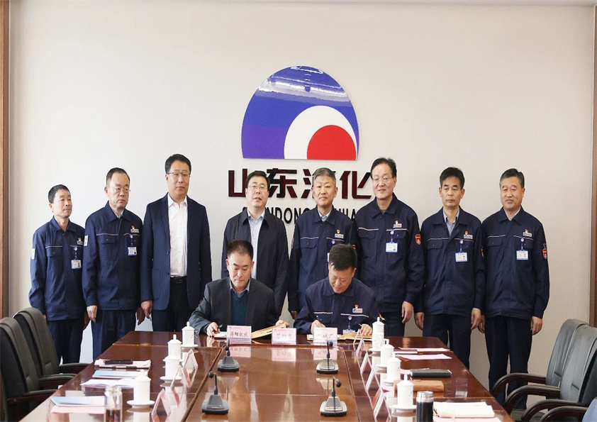 安丘市委书记贾勤清一行到山东海化—尊龙凯时人生就是博机械数转智改研发中心实地考察